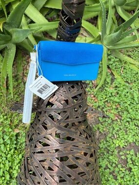 Vera Bradley Coastal Blue Pebbled Leather Smartphone Wristlet